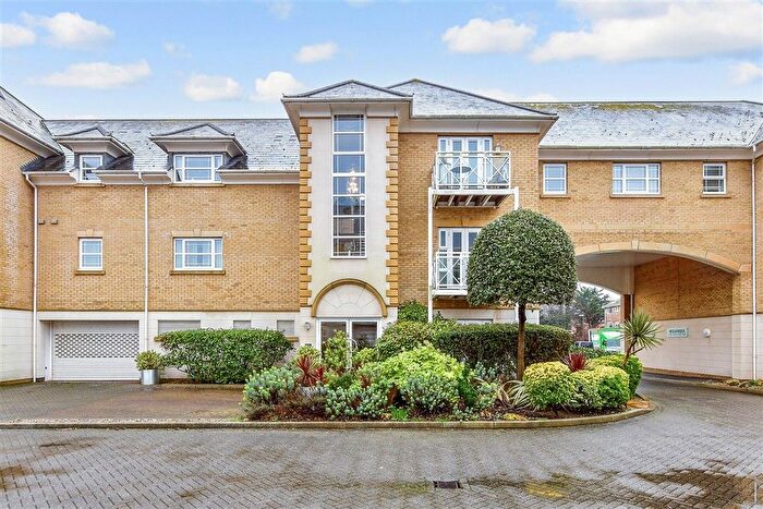 2 Bedroom Flat For Sale In Harsfold Close, Rustington, West Sussex, BN16