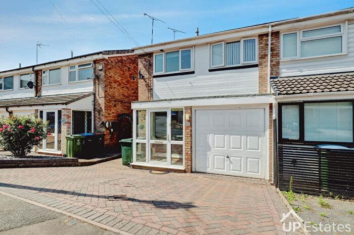 3 Bedroom Semi-Detached House For Sale In Abbeydale Close, Coventry, CV3