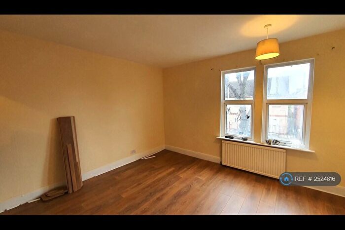 3 Bedroom Terraced House To Rent In Dogsthorpe Road, Peterborough, PE1