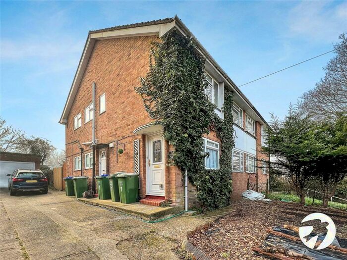 2 Bedroom Maisonette To Rent In Robin Hood Lane, Bexleyheath, DA6