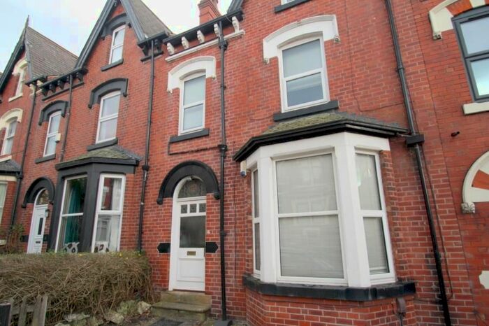 1 Bedroom Flat To Rent In Roundhay View, Chapel Allerton, Leeds, LS8