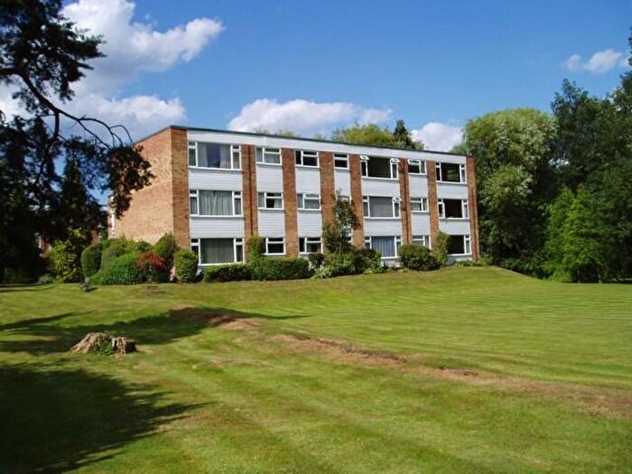 2 Bedroom Flat To Rent In Davos Close, Woking, GU22