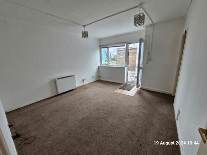 2 Bedroom Flat To Rent In Croft House, Rookery Lane, Aldridge, WS9