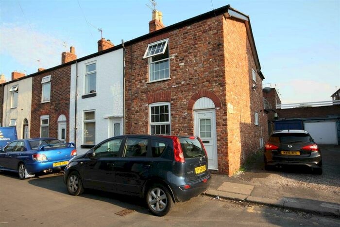 2 Bedroom End Of Terrace House To Rent In Field Road, Sale, M33