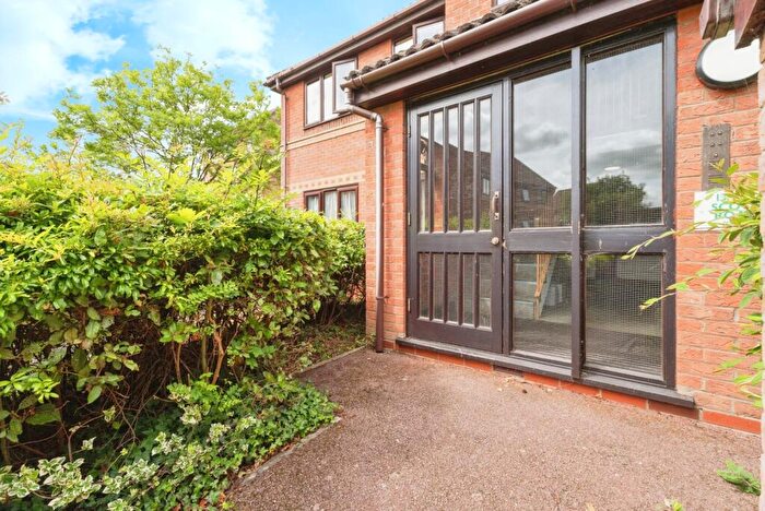 2 Bedroom Flat For Sale In Scott Road, Norwich, Norfolk, NR1
