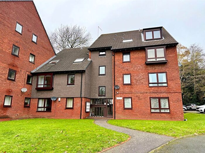 2 Bedroom Flat To Rent In Griffin Gardens, Harborne, Birmingham, B17