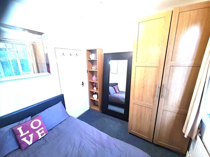 1 Bedroom Flat To Rent In Kings Road, Chelsea, London, SW10