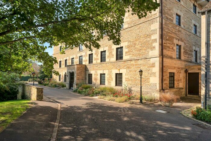 2 Bedroom Flat For Sale In Newstead, Stamford, PE9