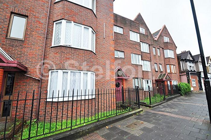 3 Bedroom Maisonette To Rent In Barking Road, London, E6