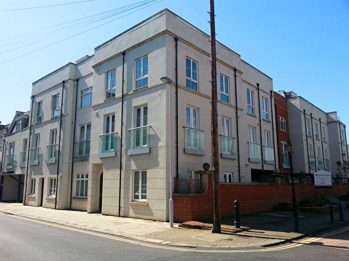 2 Bedroom Flat To Rent In Crescent Road, Regency Apartments, BN11