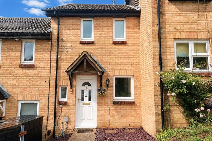 2 Bedroom Terraced House To Rent In Merrow, Guildford, GU4