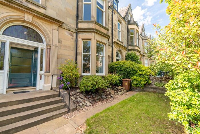 2 Bedroom Flat To Rent In Murrayfield Avenue, Murrayfield, Edinburgh, EH12