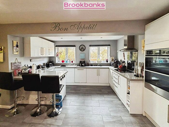 4 Bedroom Town House For Sale In Cyclamen Drive, Swanley, BR8