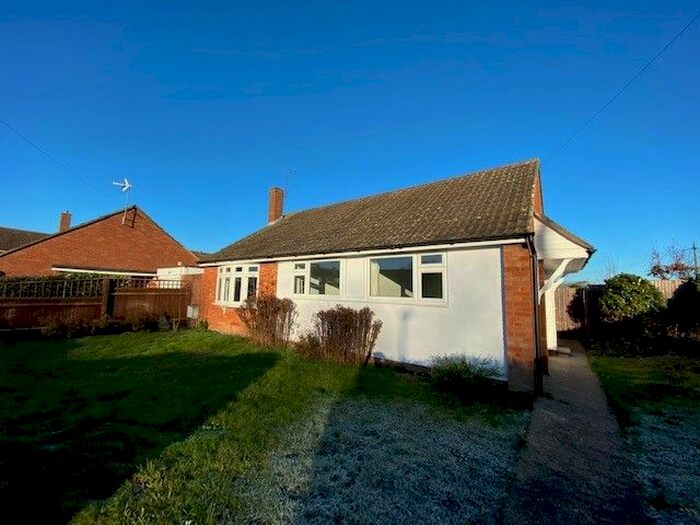 2 Bedroom Bungalow To Rent In Ingram Avenue, Aylesbury, HP21