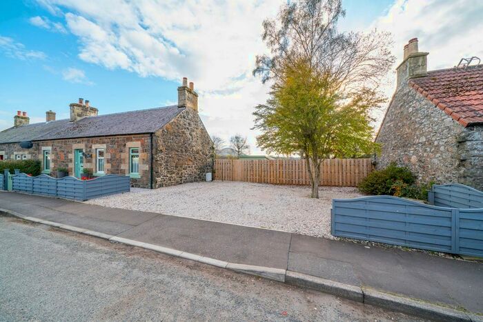 3 Bedroom Semi-Detached House For Sale In Main Street, Dunshalt, KY14