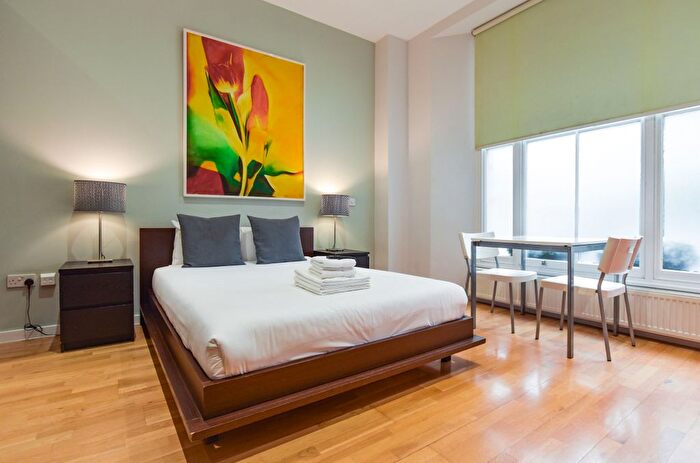 Studio To Rent In Flat, Princes Square, W2