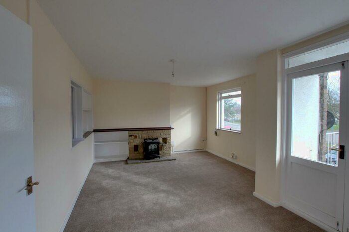 3 Bedroom Maisonette To Rent In Tilgate Parade, Crawley, RH10