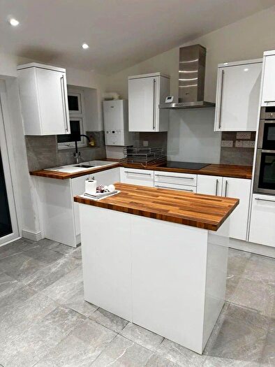 4 Bedroom Terraced House To Rent In Kingsley Road, Luton, Bedfordshire, LU3