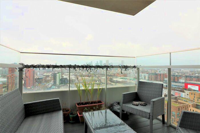 3 Bedroom Flat To Rent In Marner Point, Jefferson Plaza, Bow, E3