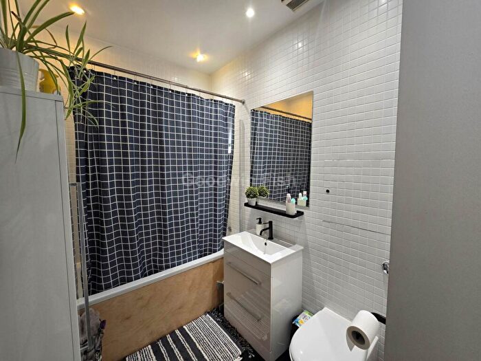 2 Bedroom Apartment To Rent In Timber Wharf, Worsley Street, Manchester, M15