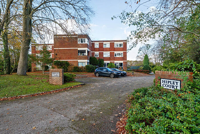 2 Bedroom Flat For Sale In Warren Road, Guildford, GU1