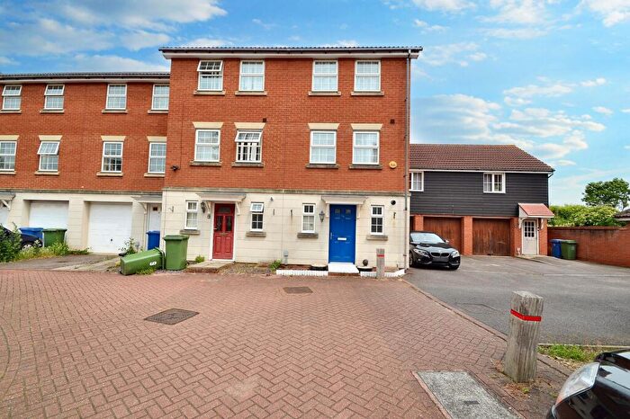 4 Bedroom Town House To Rent In Bismuth Drive, Sittingbourne, ME10