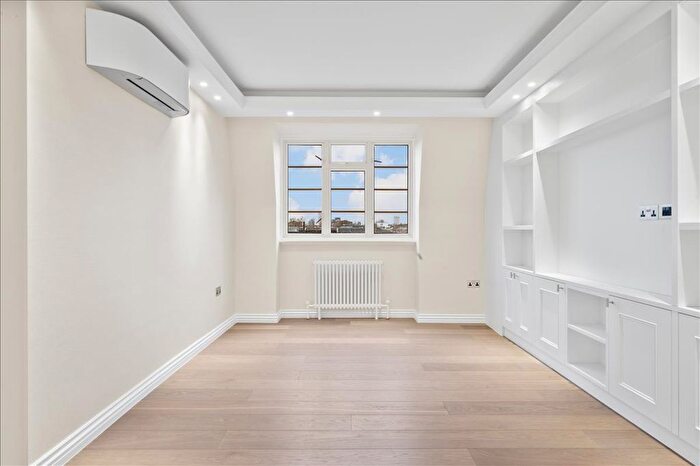 3 Bedroom Flat To Rent In Marlborough Court, Pembroke Road, London, W8