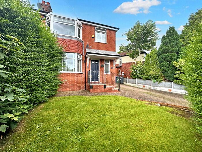 3 Bedroom Semi Detached House For Sale In Carr Avenue, Prestwich, M25