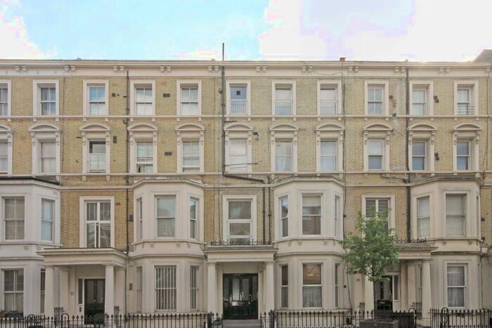 Studio To Rent In Warwick Road, London, SW5