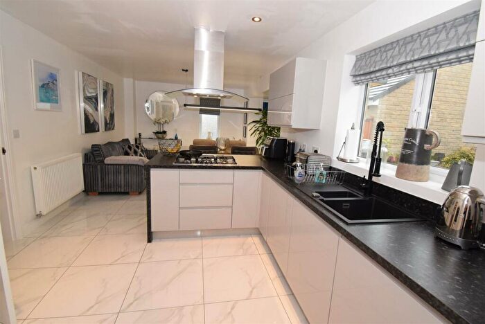 4 Bedroom Detached House For Sale In Coalburn Crescent, Crich, DE4
