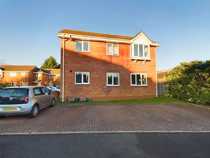 2 Bedroom Flat For Sale In Sky Court, Worcester, Worcestershire, WR3