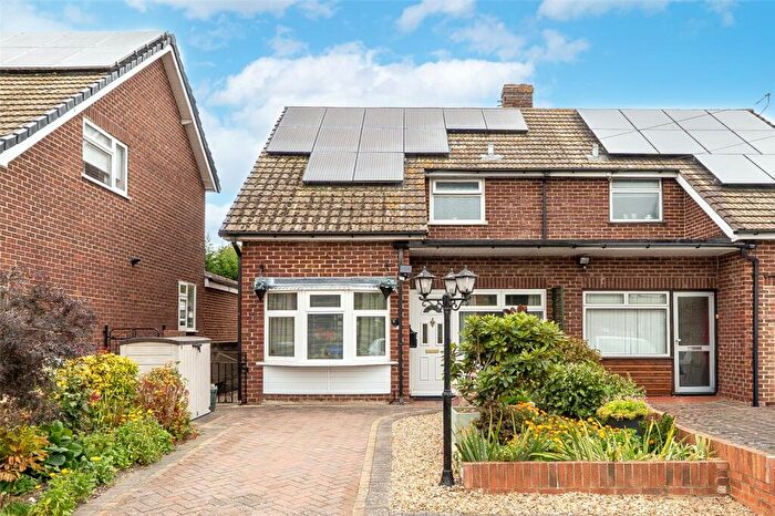 3 Bedroom Semi-Detached House For Sale In Brasenose Road, Didcot, Oxfordshire, OX11