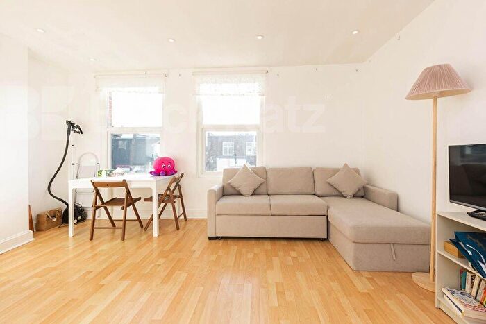 1 Bedroom Flat To Rent In Hampden Road, Haringey, N8