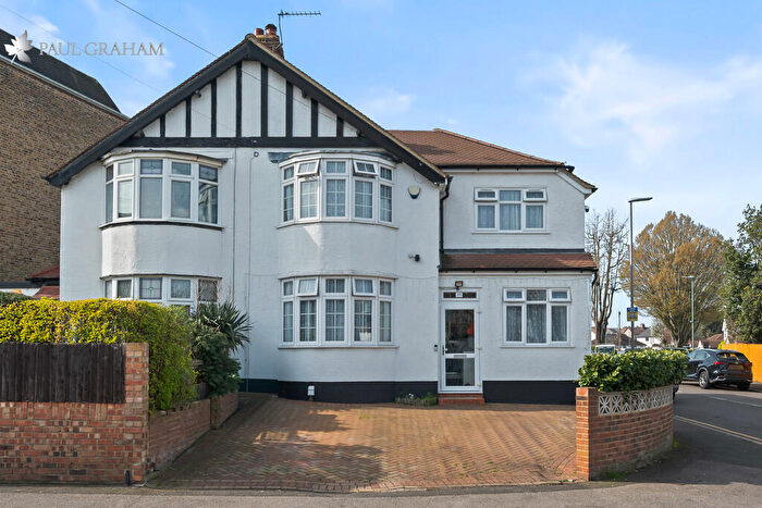 4 Bedroom Semi Detached House For Sale In Bridges Lane, Beddington, CR0