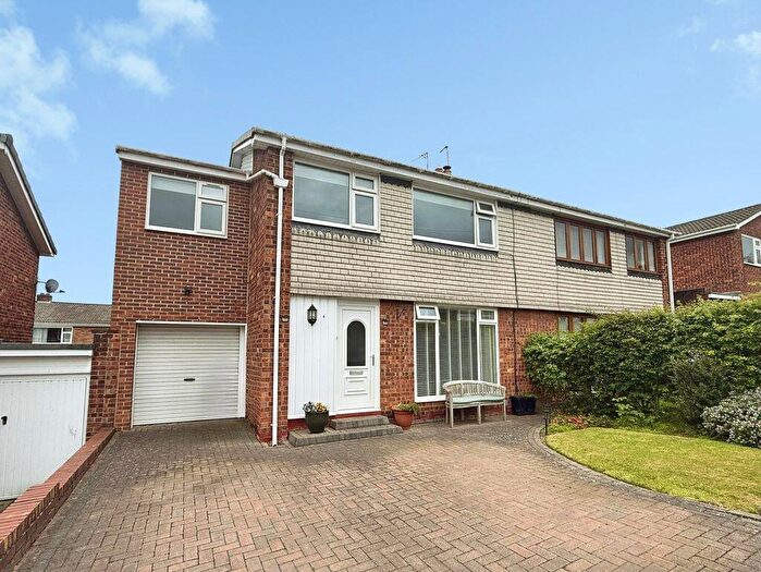 4 Bedroom Detached House For Sale In Holburn Close, Ryton, NE40