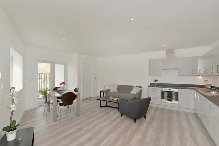 1 Bedroom Flat To Rent In Ballards Lane, North Finchley, N12