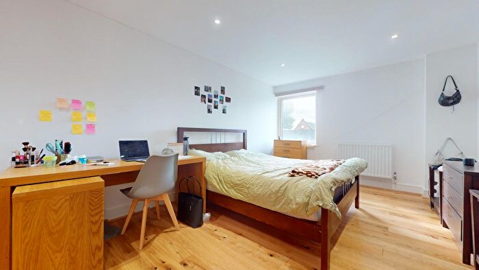 2 Bedroom Flat For Sale In Gainsborough House, Cassilis Road, Canary Wharf, London, E14