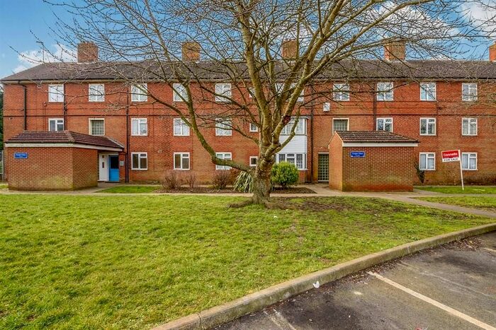 2 Bedroom Flat To Rent In Godfrey Walk, Ashford, TN23