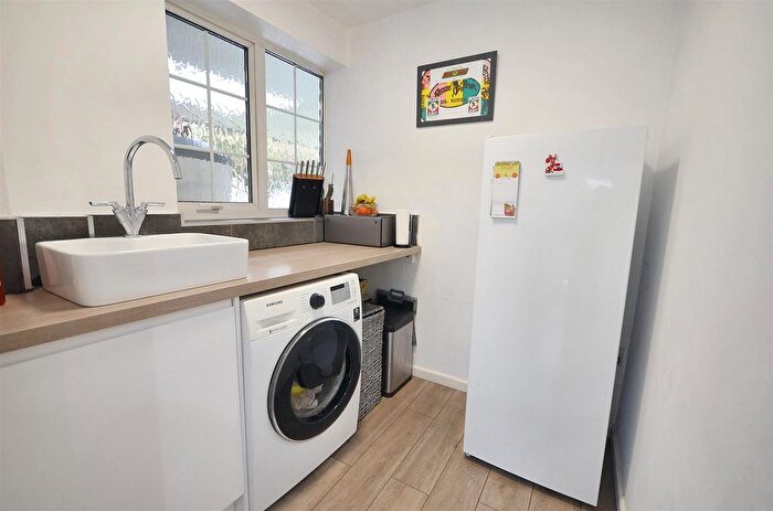 4 Bedroom Detached House For Sale In Sunningdale, Stone, ST15