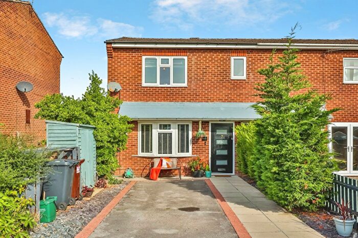 2 Bedroom End Of Terrace House For Sale In Hartshay Close, Ilkeston, DE7