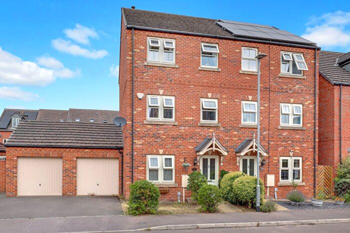4 Bedroom Semi-Detached House For Sale In Bakewell Lane, Hucknall, NG15