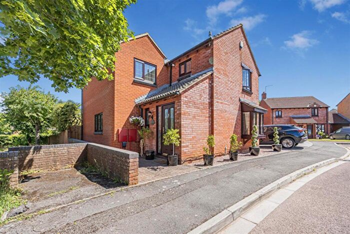 4 Bedroom Detached House For Sale In Coniston Close, Bridgeyate, BS30