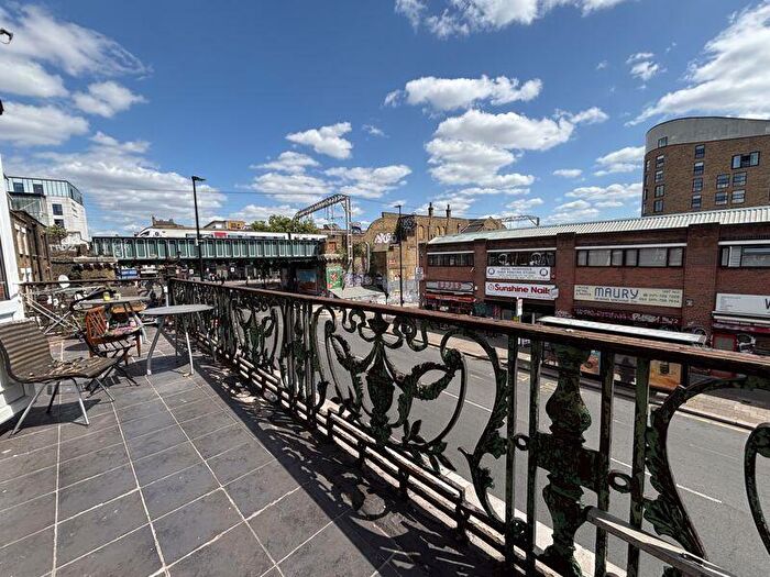 House Of Multiple Occupation To Rent In Hackney Road, London, E2