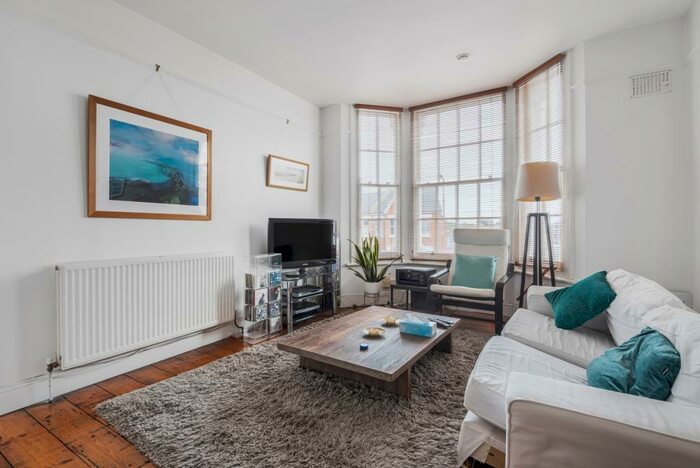 1 Bedroom Flat To Rent In Underhill Road East Dulwich, SE22