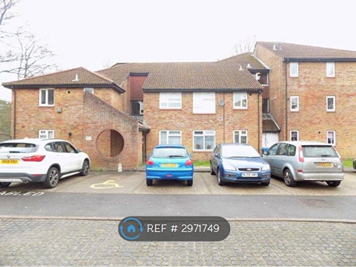 1 Bedroom Flat To Rent In Shire Court, Aldershot, GU11