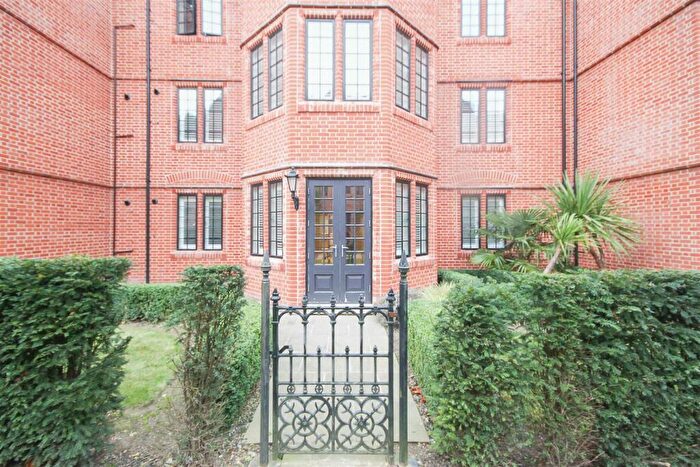 2 Bedroom Apartment For Sale In The Galleries, Warley, Brentwood, CM14