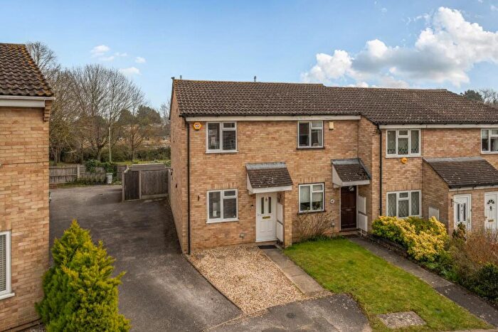 2 Bedroom End Of Terrace House For Sale In Roundhay, Leybourne, West Malling, ME19