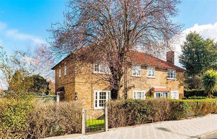 2 Bedroom Property To Rent In Torwood Road, Putney, London, SW15