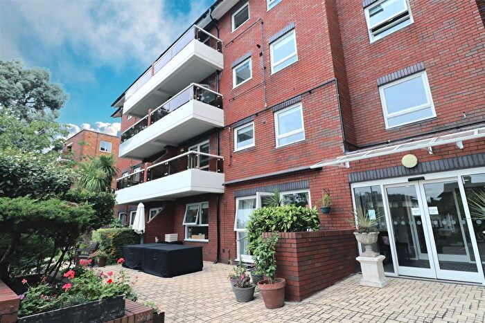 1 Bedroom Flat For Sale In Heathside, Finchley Road, NW11
