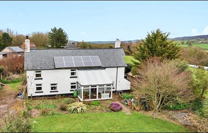 4 Bedroom Detached House For Sale In Fenny Bridges, Honiton, EX14